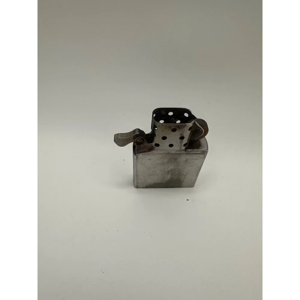 Vintage Zippo Lighter With Moon & Mountain Etching - Picture 4 of 6